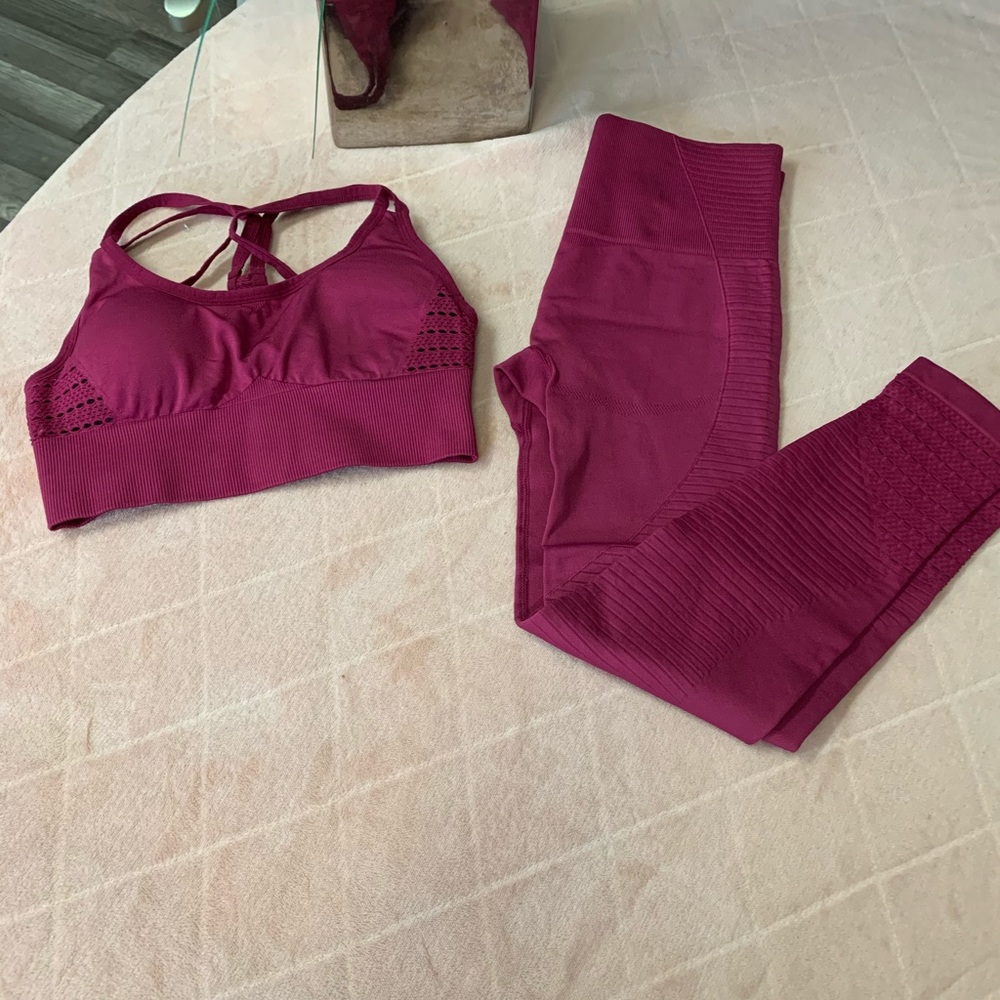 Matching leggings and bra!